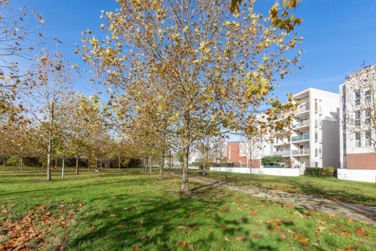 La Parisienne By Plaza Apartman Montévrain Kültér fotó